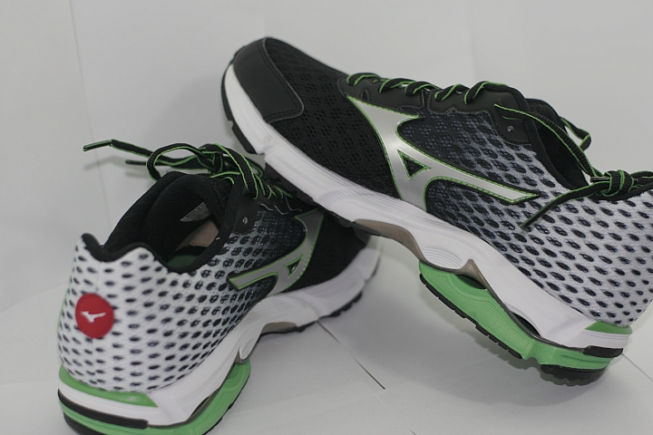 Mizuno wave Rider 18 SW 黑綠 開箱