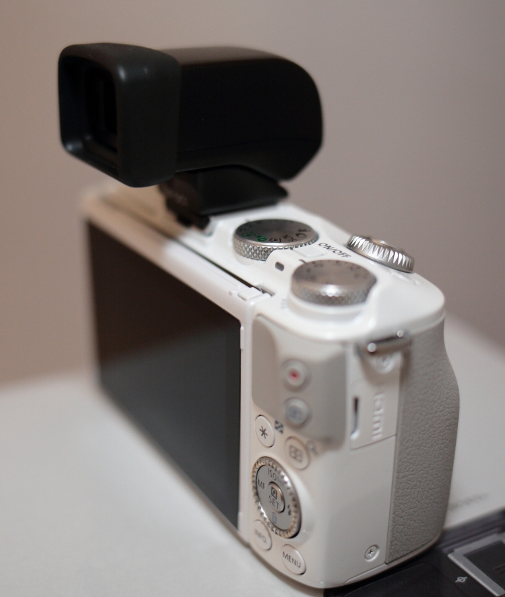 Canon EOS M3 白色超簡易開箱~~