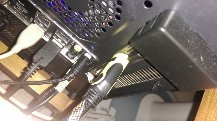 HDMI 轉 VGA 開箱 向水波紋說再見