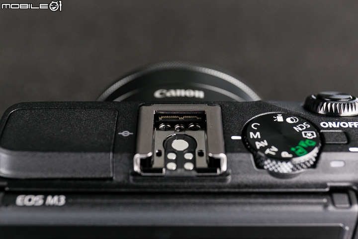 功能全面進化 支援翻轉自拍‧Canon EOS M3