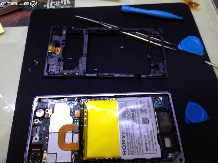 自己DIY更換 SONY Z1 電池 (圖多)