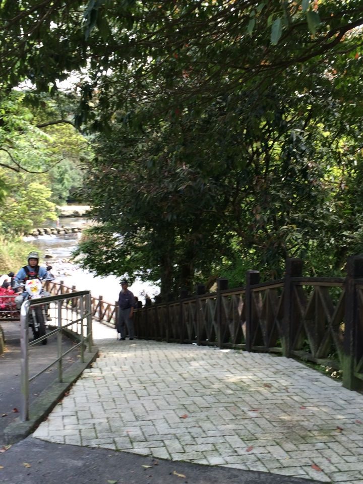 探巡山與溪流的美景...小折3度探訪 東湖-宜蘭大溪漁港 2015.03.30