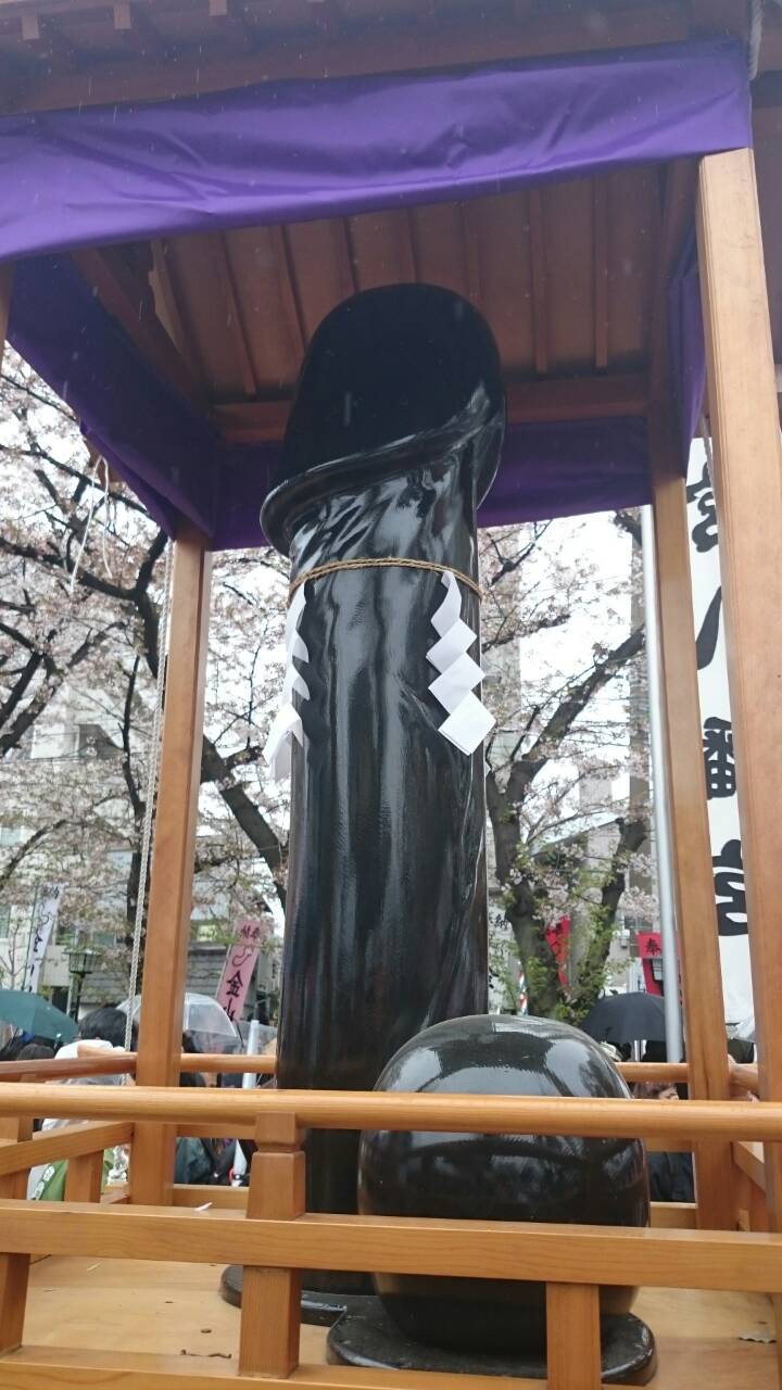 大屌神社(誤) かなまら祭り全日本壓馬路(株)
