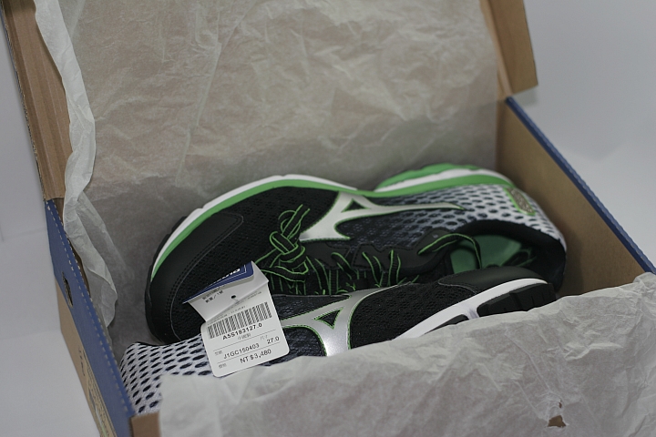 Mizuno wave Rider 18 SW 黑綠 開箱