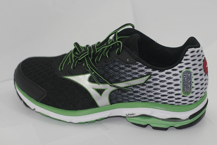 Mizuno wave Rider 18 SW 黑綠 開箱