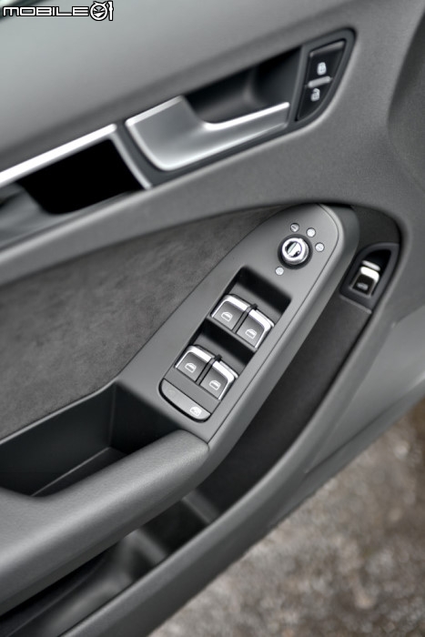 妝點跑格樣貌 Audi A4 35 TFSI S line edition