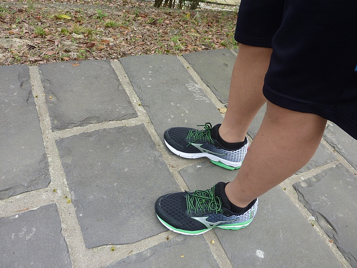 Mizuno wave Rider 18 SW 黑綠 開箱