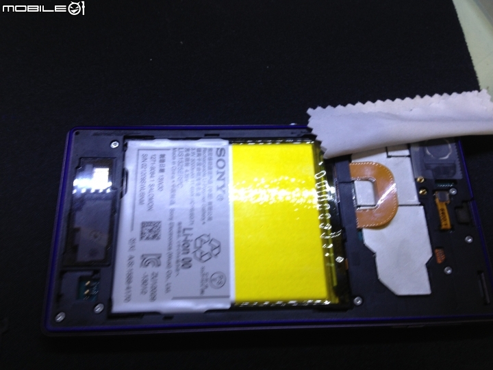 自己DIY更換 SONY Z1 電池 (圖多)