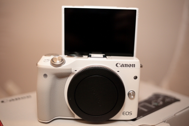 Canon EOS M3 白色超簡易開箱~~
