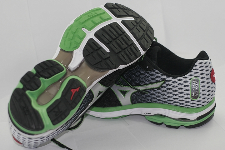 Mizuno wave Rider 18 SW 黑綠 開箱