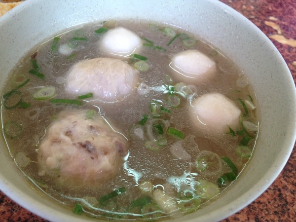 孔廟南投意麵-Q彈麵條搭配香濃肉臊,不是絞肉~是肉塊唷!!