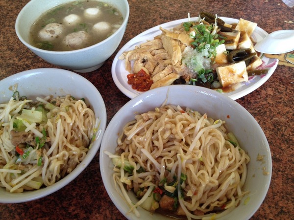 孔廟南投意麵-Q彈麵條搭配香濃肉臊,不是絞肉~是肉塊唷!!