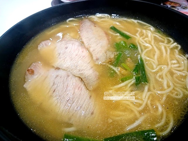 功夫老爹好麵集 - 南北各地知名的麵食來這裡一次嘗遍,湯濃好喝,蛤蠣好大顆@忠孝Sogo美食街 捷運忠孝復興站【愛評口碑券08】