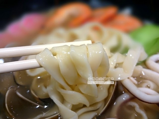 功夫老爹好麵集 - 南北各地知名的麵食來這裡一次嘗遍,湯濃好喝,蛤蠣好大顆@忠孝Sogo美食街 捷運忠孝復興站【愛評口碑券08】