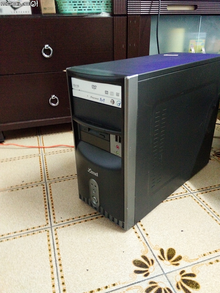圓剛訊號轉換器 ET110讓小螢幕變成大螢幕