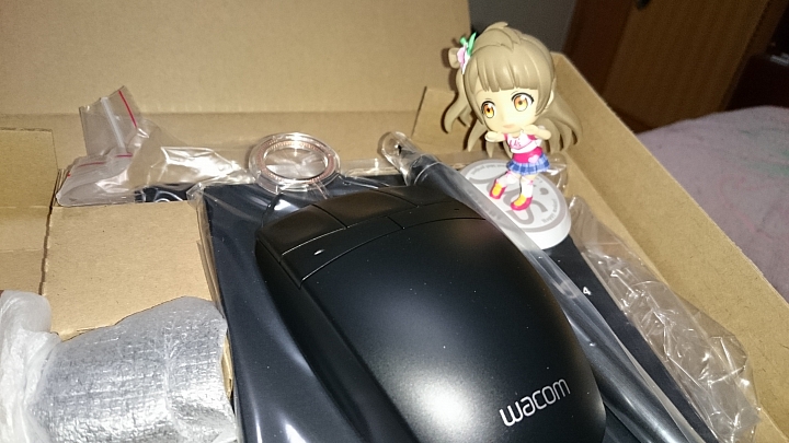 遲大到的新開箱 Wacom Intuos4 PTK-1240 12*19.2 超大畫版