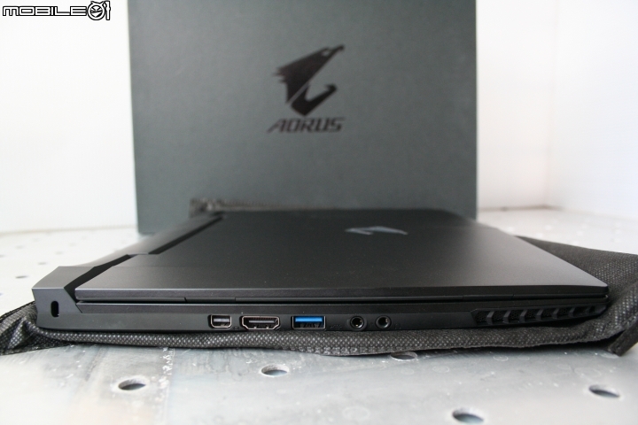 【開箱文】13.9吋輕薄電競效能與價格的王者 AORUS X3 Plus V3