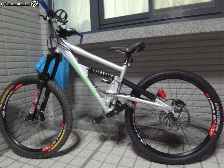 【分享】iron horse ojiki 改 142 X 12 Q-Lite DH/FR 六爪花鼓