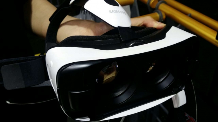 昨天體驗了 S6 Edge 的復仇者聯盟的 VR 效果,非常驚人!