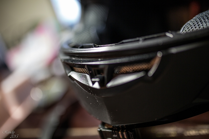 【開箱】一次開兩頂國產全罩安全帽「M2R F2-C、SOL SF-2」消光黑