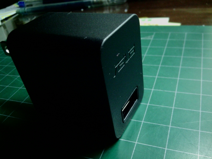 ASUS fonepad 7 LTE(me7230) 開箱 這幾天使用感想
