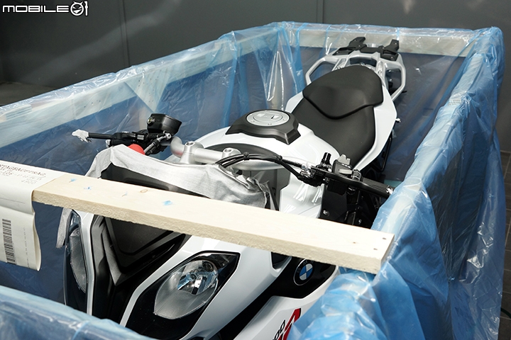 混血多功能車抵台!BMW S1000XR 全台最速開箱!