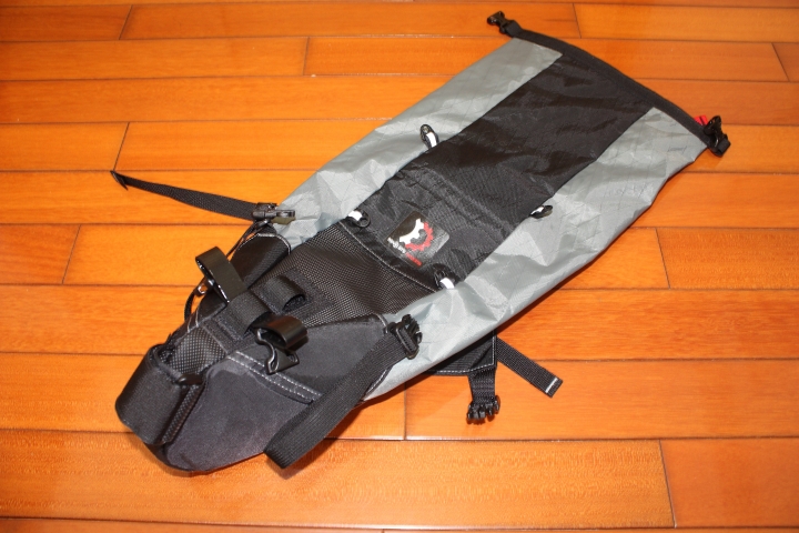 【新裝備入手】Revelate Designs Pika 超大型座墊包