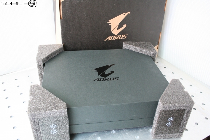 【開箱文】13.9吋輕薄電競效能與價格的王者 AORUS X3 Plus V3