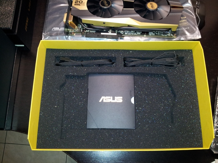 ASUS 20周年黃金版紀念版 簡易開箱