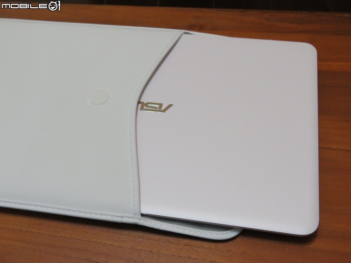 UX305 (5y10 低階版) 白色 簡單開箱~~~~