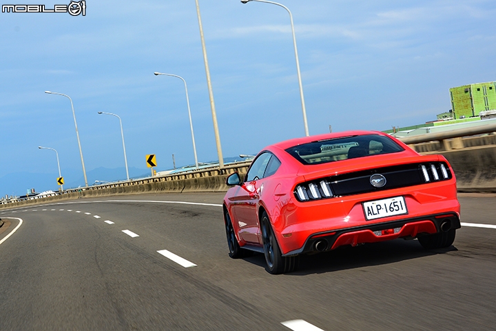不要溫馴走入那良夜 Ford Mustang 2.3 EcoBoost
