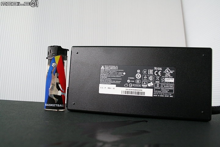【開箱文】13.9吋輕薄電競效能與價格的王者 AORUS X3 Plus V3