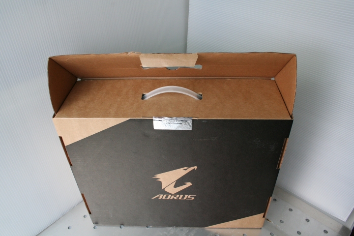 【開箱文】13.9吋輕薄電競效能與價格的王者 AORUS X3 Plus V3