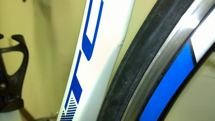 GIANT TCR SLR3 水滴作管中管底裂縫