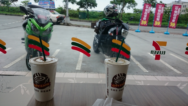 肥吱吱與綠胖胖之來去台東住一晚(0字環島)(四月重機小旅行)