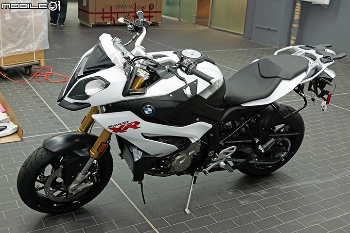 混血多功能車抵台!BMW S1000XR 全台最速開箱!