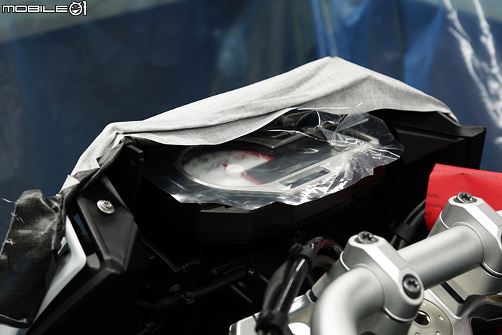 混血多功能車抵台!BMW S1000XR 全台最速開箱!