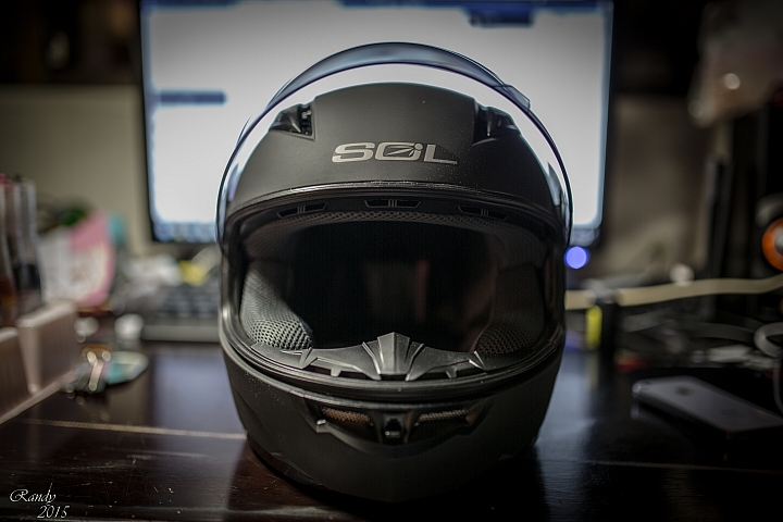 【開箱】一次開兩頂國產全罩安全帽「M2R F2-C、SOL SF-2」消光黑