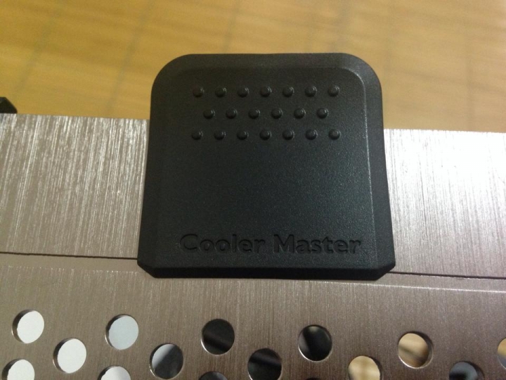【開箱】Cooler Master Notepal U3 PLUS 散熱墊 不專業開箱~~