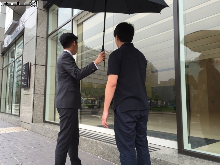 這把傘算是逸品中的逸品吧!? Rolls Royce 電動傘