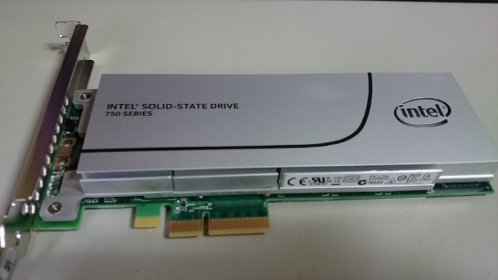 開箱) 最速傳說 NVMe INTEL 750 SSD 內有教學多災多難的灌WIN7方法