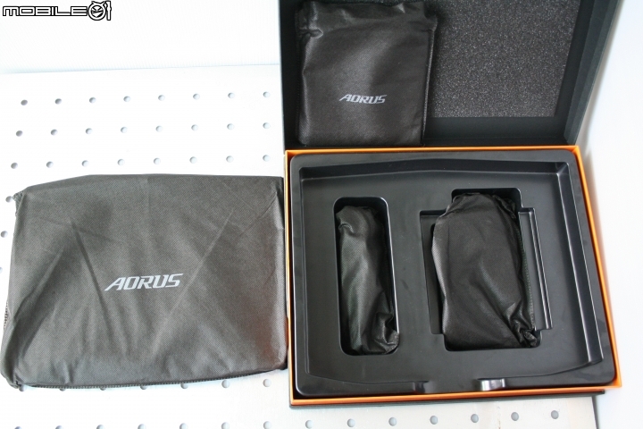 【開箱文】13.9吋輕薄電競效能與價格的王者 AORUS X3 Plus V3