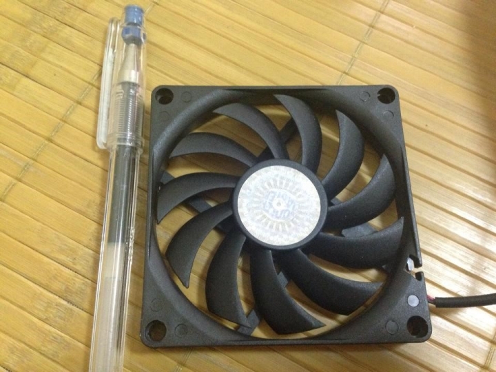 【開箱】Cooler Master Notepal U3 PLUS 散熱墊 不專業開箱~~