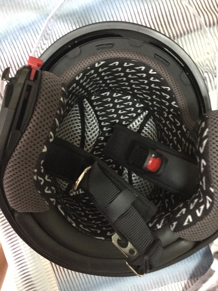 開箱~~敗入ASTONE DJ10C一頂