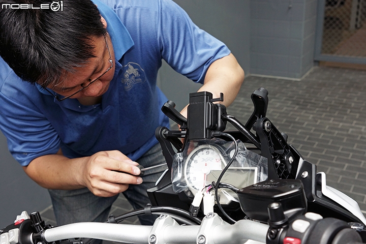 混血多功能車抵台!BMW S1000XR 全台最速開箱!