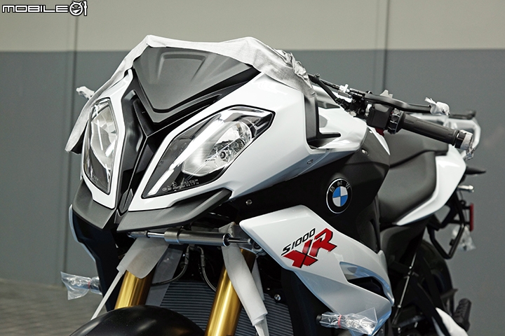 混血多功能車抵台!BMW S1000XR 全台最速開箱!