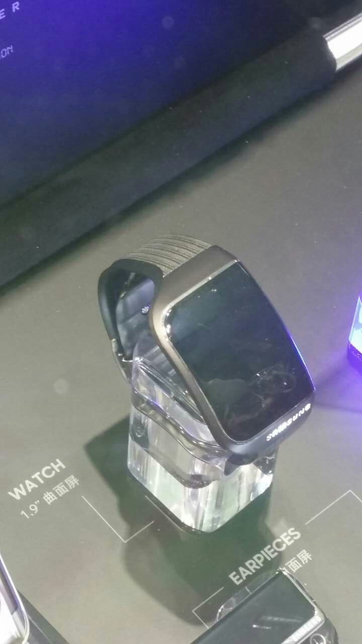 昨天體驗了 S6 Edge 的復仇者聯盟的 VR 效果,非常驚人!