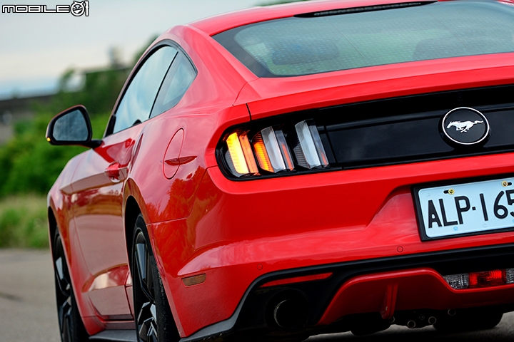 不要溫馴走入那良夜 Ford Mustang 2.3 EcoBoost