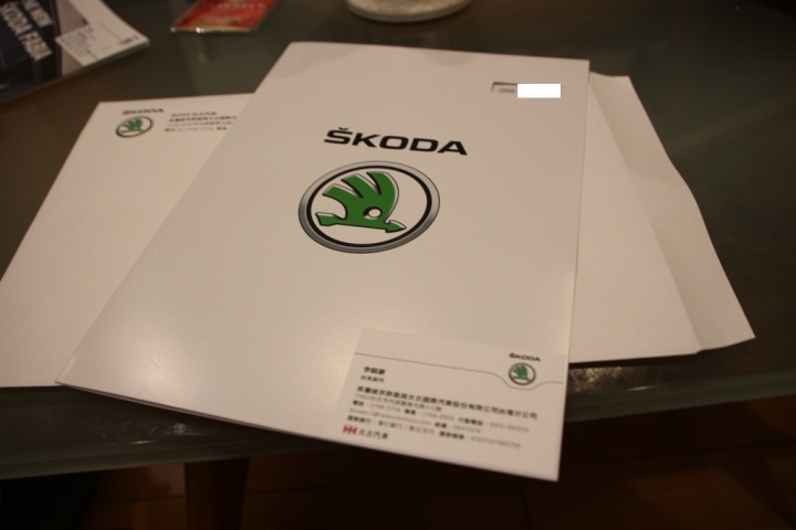本來要訂NEW FABIA,結果到展間看了一圈後,就不小心跳單成RAPID...