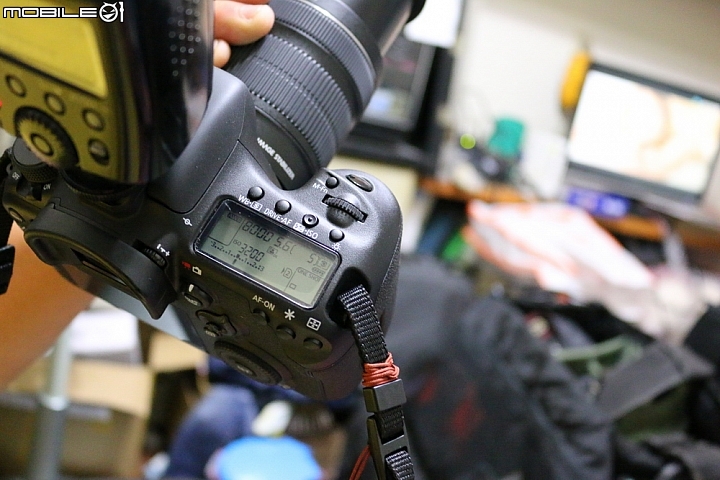 CANON 使用7D II的用家注意了~發現一個問題 使用 P 程序式時+上閃光燈 曝光會有問題